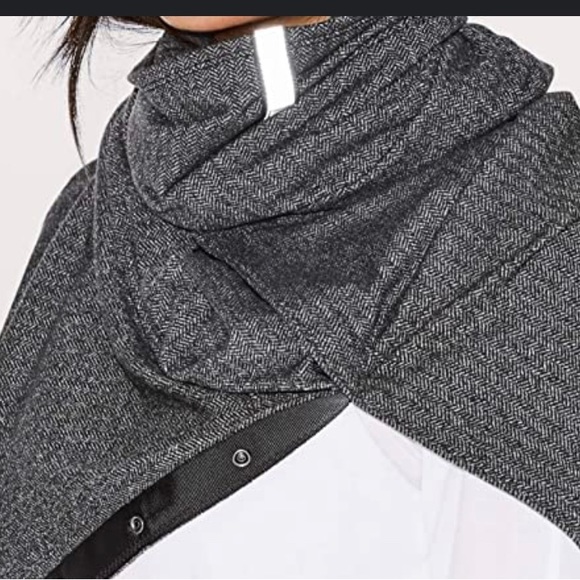 Lululemon scarf - Picture 3 of 5